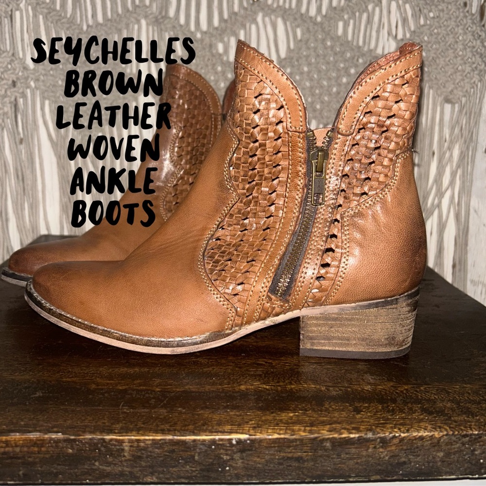 🤠Seychelles Leather Distressed Woven Booties🤠